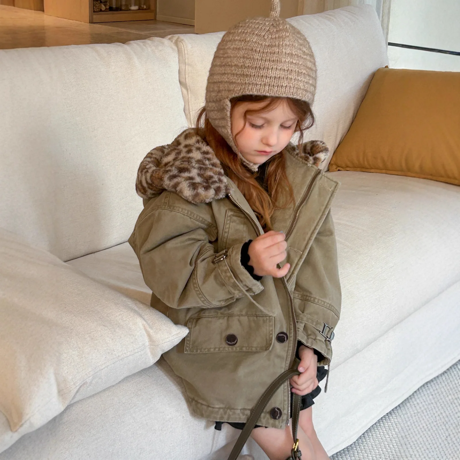 

Girls Coat 2025 Winter New Leopard Print Hooded Simple and Fashionable Windbreaker Cotton Coat Warm and Stylish