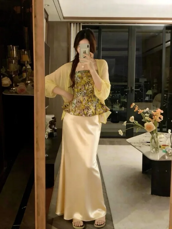 

plus Size Women's Floral Print Halter Neck Top High Waist Satin Skirt Three Piece Set Korean Style Slim Fit Long Sleeve Sprin...