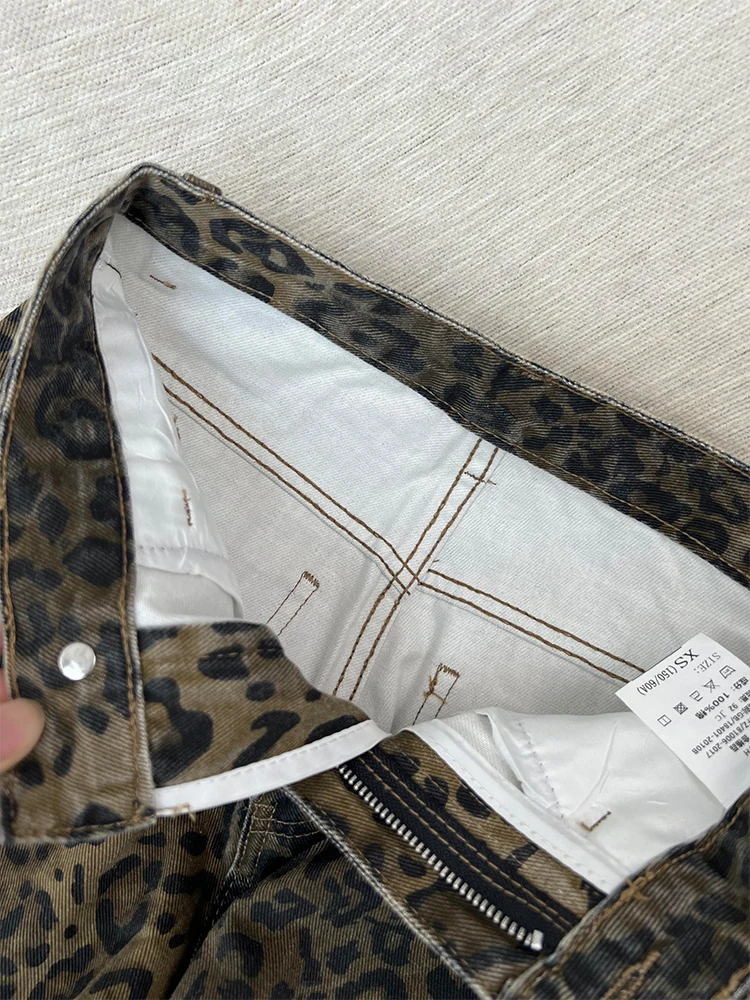 سروال نسائي لخريف وشتاء 2025 Kpop الجرونج الشرير بطبعة الفهد من قماش الدنيم مضيئة سروال منخفض الارتفاع جان Y2k Harajuku جرس سفلي ملابس خروج جديدة #4