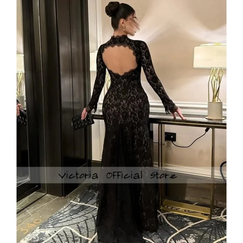 فساتين حفلة موسيقية من الدانتيل الأسود مطوي مناسبة رسمية فساتين سهرة بطول الأرض وفتحة جانبية وأكمام طويلة فساتين حفلات مخصصة