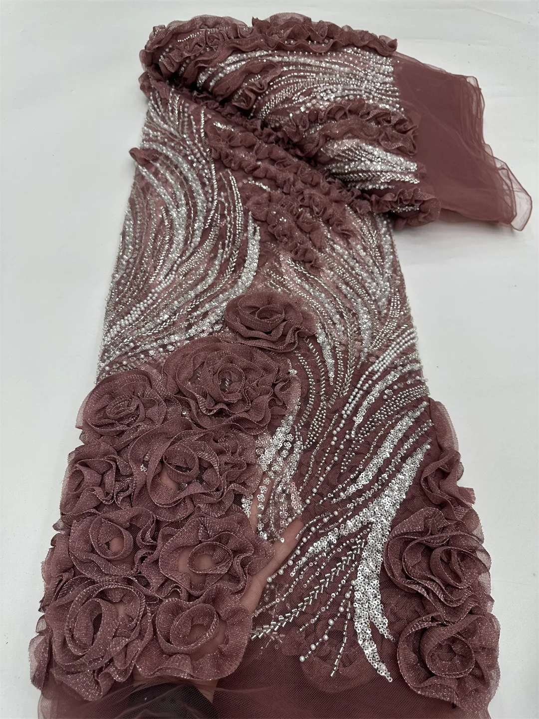 

2025 Fashion 3D Beaded Sequins Net Lace Fabric French Embroidery Lace African Nigerian Tulle Mesh Lace for Bridal Wedding Dress