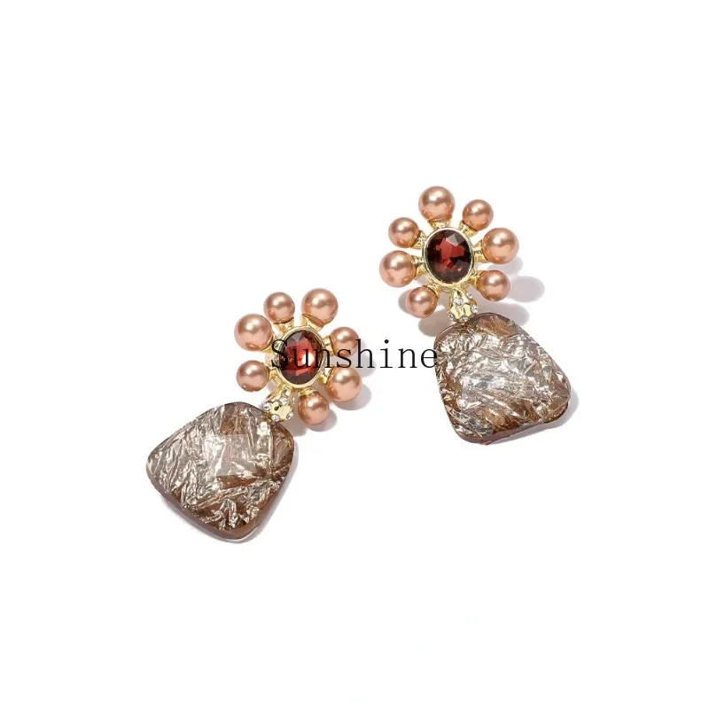 

French retro court style pearl flower earrings temperament light luxury high sense fashion Hong Kong style earrings