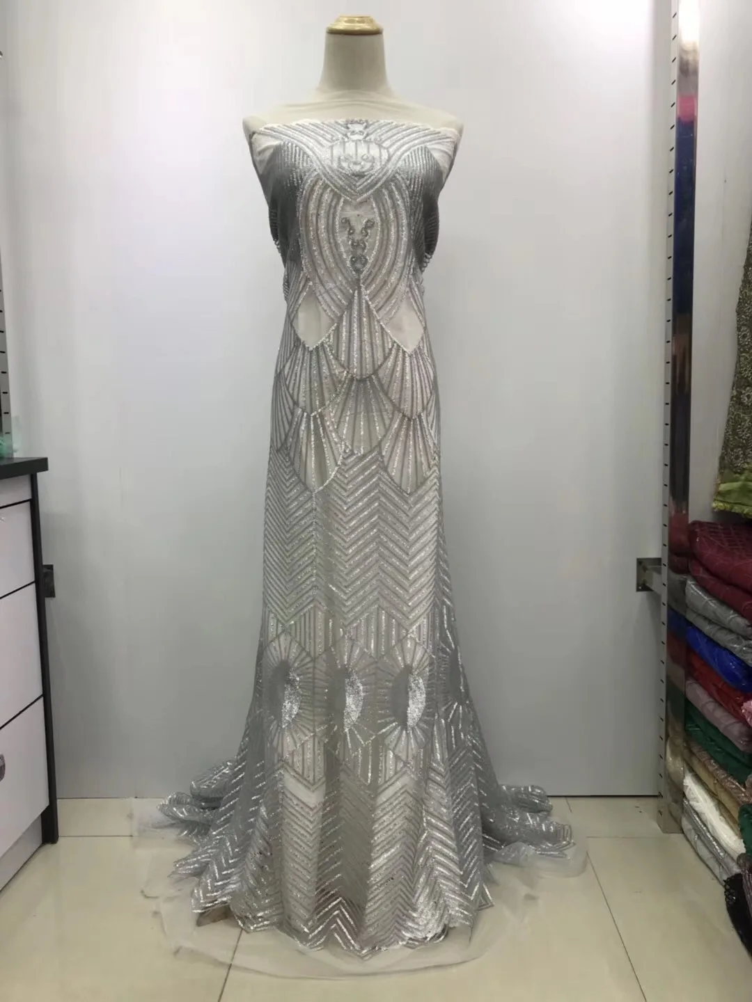 

Latest African Lace Fabric 2018 High Quality Red Lace Ribbon Sequin Lace Fabric Nigerian Lace Fabrics For Wedding JL123