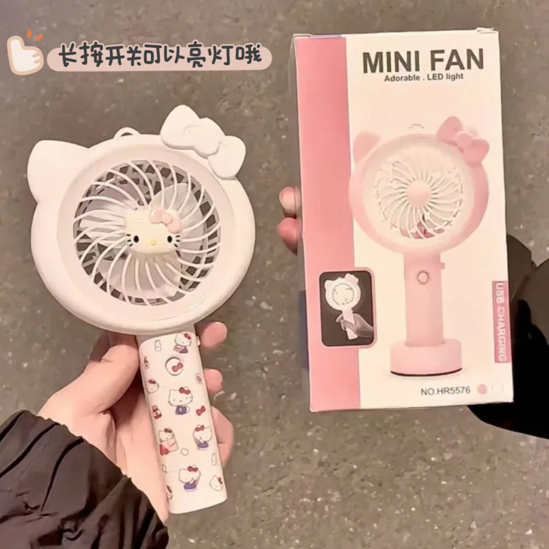 Kawaii أنيمي مرحبا كيتي مروحة صغيرة مع ضوء Kt لطيف الكرتون USB شحن مروحة السفر المحمولة مروحة يدوية لعب الفتيات الاطفال هدية