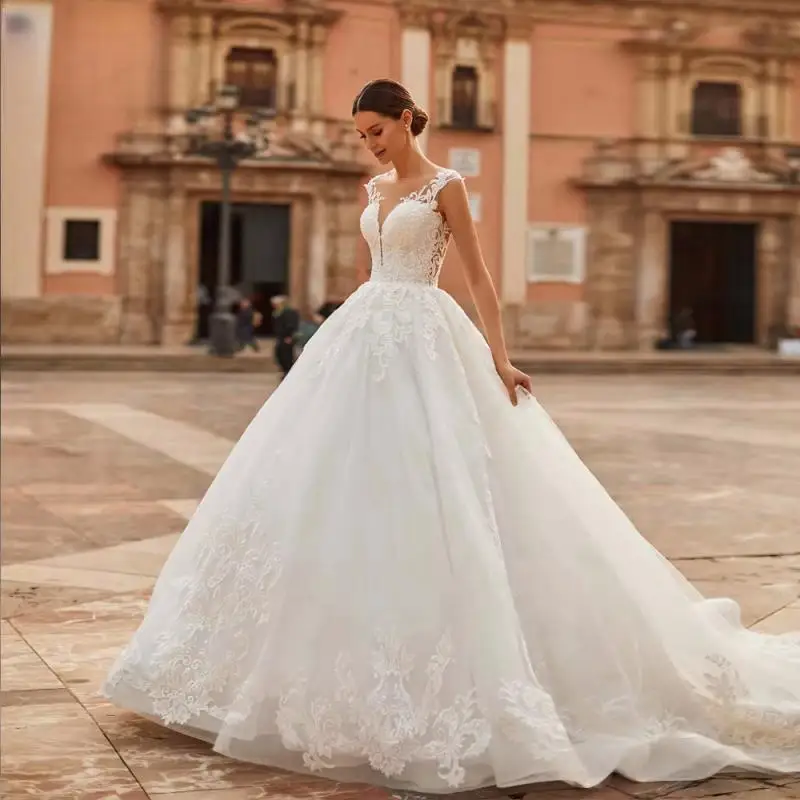 

Customized Ball Gown Chic Wedding Dresses Sweetheart Cap Sleeve Court Train Vestido De Novia Appliques Custom Made Gown