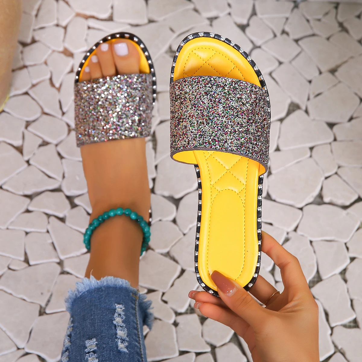 Women Slippers 2024 New Summer Crystal Slippers Glitter Flat Bling Female Candy Color Flip Flops Indoor Slides Women Beach Shoes