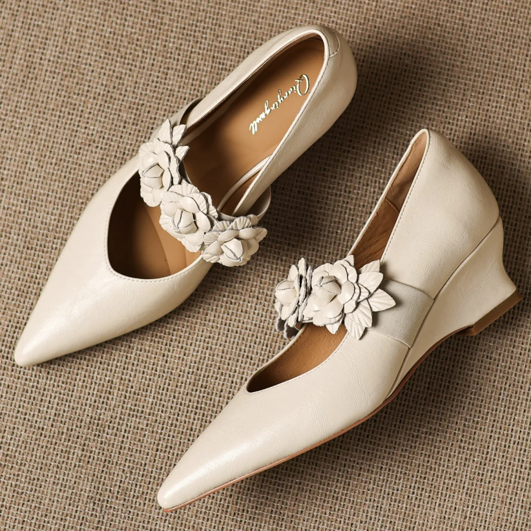 

Новые женские туфли-мэри-джейн Danxuefei 2026 из овчины с острым носком, эластичной лентой и цветочным декором, на танкетке 5 см