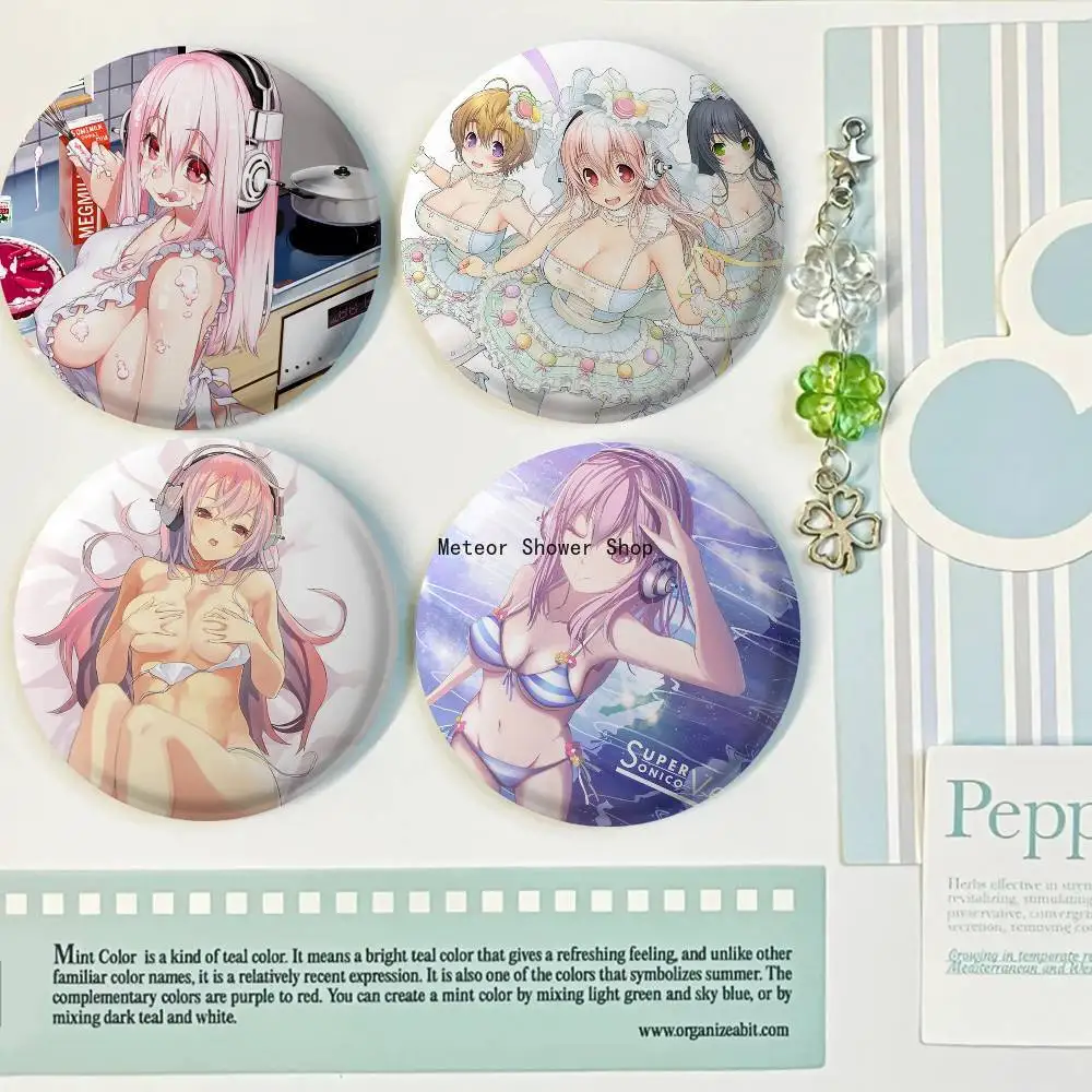 Insignias rosas Super Sonico Kawaii, insignia láser redonda de Anime, broche de dibujos animados, ropa, mochila, accesorios, solapa