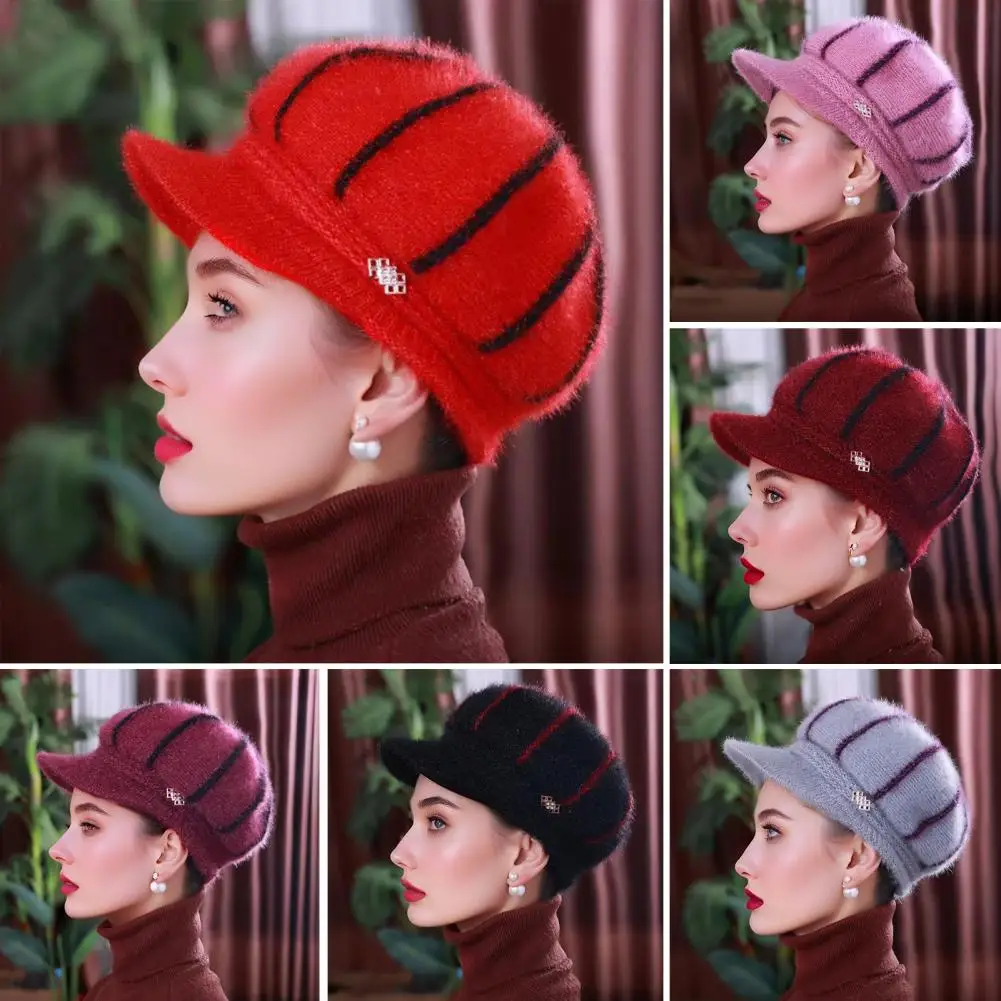 

Women Velvet Knit Hat Cozy Velvet Cap with Visor Brim for Elderly Women Soft Knit Winter Hat for Middle-aged Ladies Warm Stylish