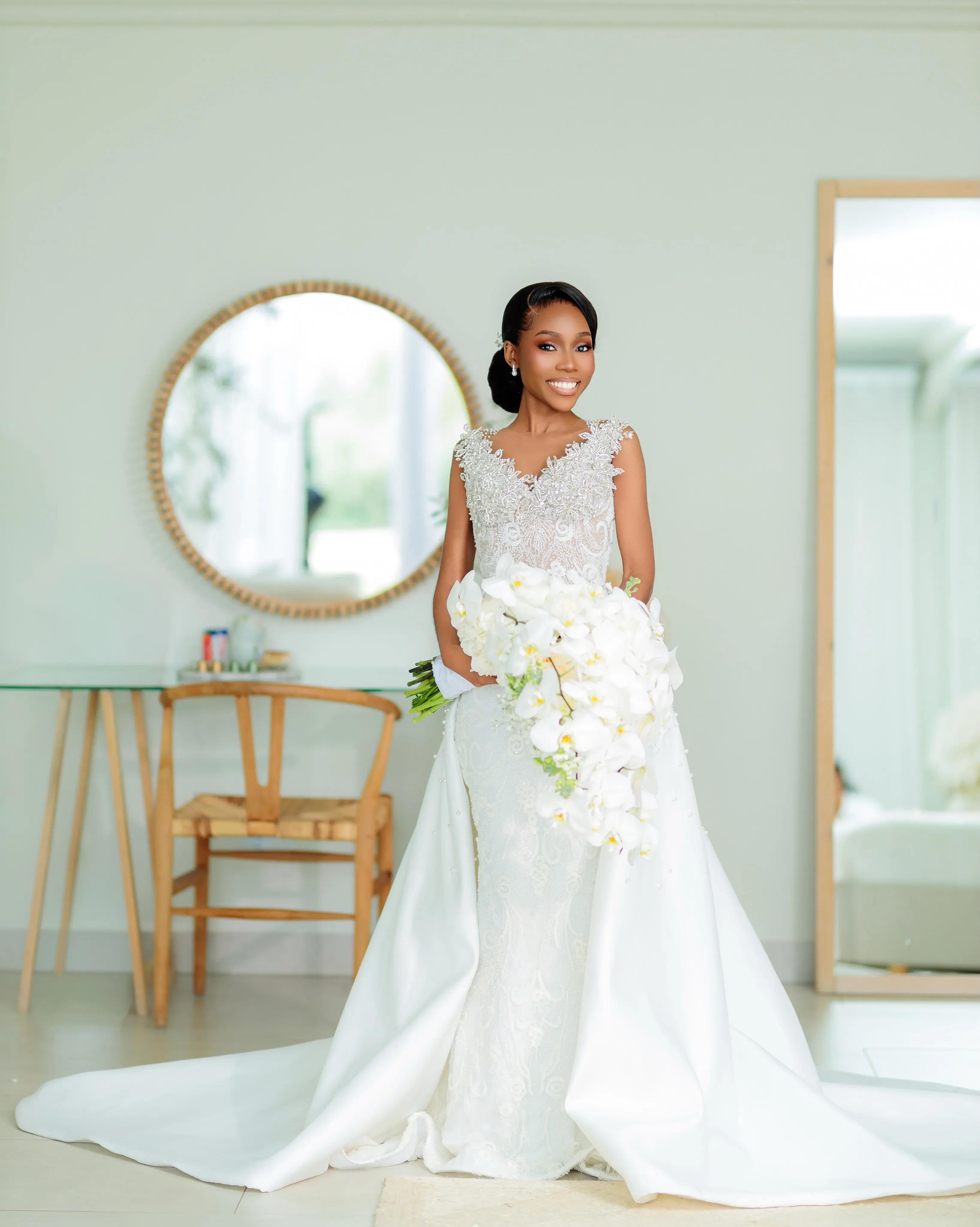 Customized V Neck Sparkly Heavy Beads Pearls Mermaid Wedding Dress with Removable Skirt  Robe De Mariée Charming  Bridal Gowns