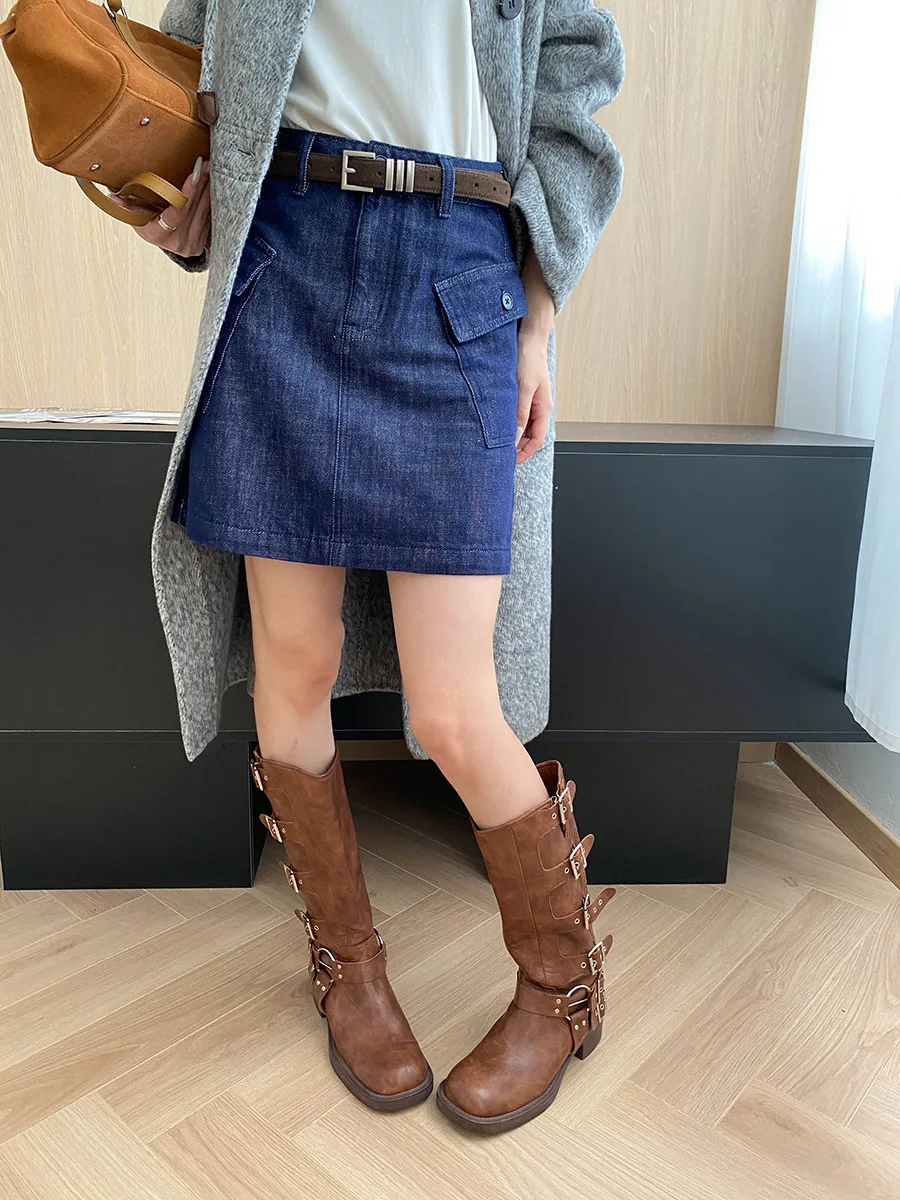 

Женская повседневная однотонная джинсовая юбка средней длины с карманами в стиле ретро темно-синего цвета