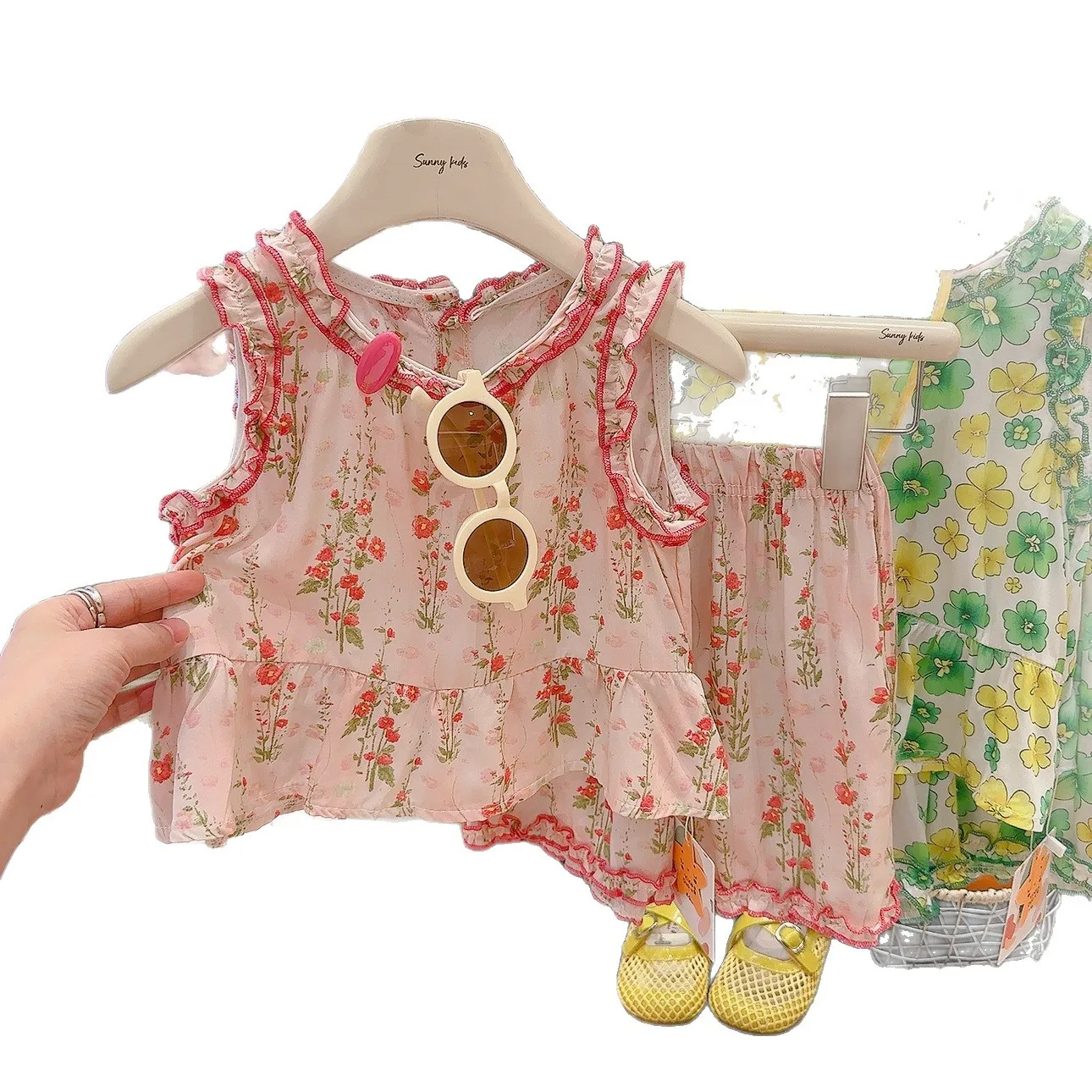 

Girls Cotton Silk Set Summer Beach Vaion Floral Vest Wide Leg Pants Two Piece Suit Children's Clothing Floral Print Outfit