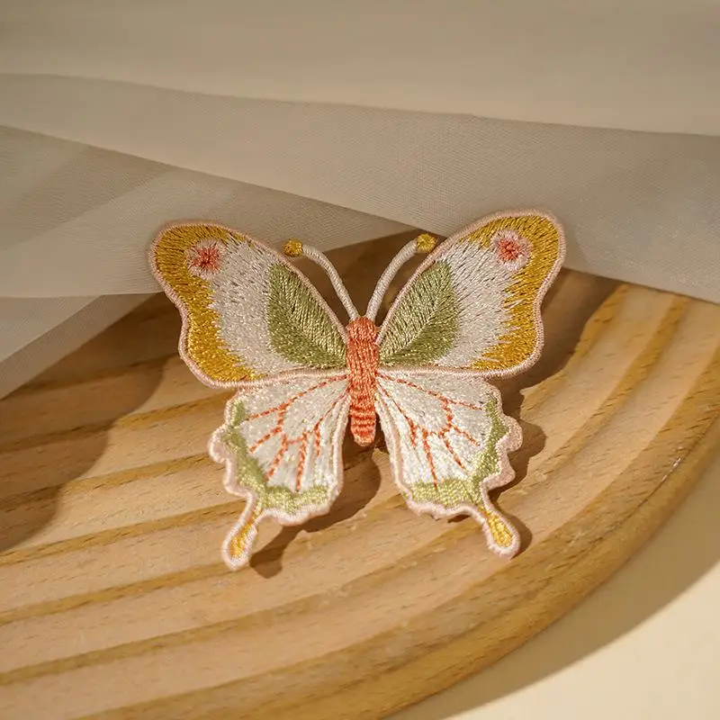 Vintage Blumen-Schmetterling-Stickerei Aufbügelbare Patches Niedliche Wärmeübertragungs-Applikation für DIY-Kleidung Jacken Dekoration Einfach Anzubringen – Detail 5
