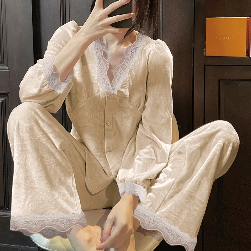 French retro court style golden velvet pajamas women autumn winter long-sleeved suit new homewear suit skin-friendly comfortable