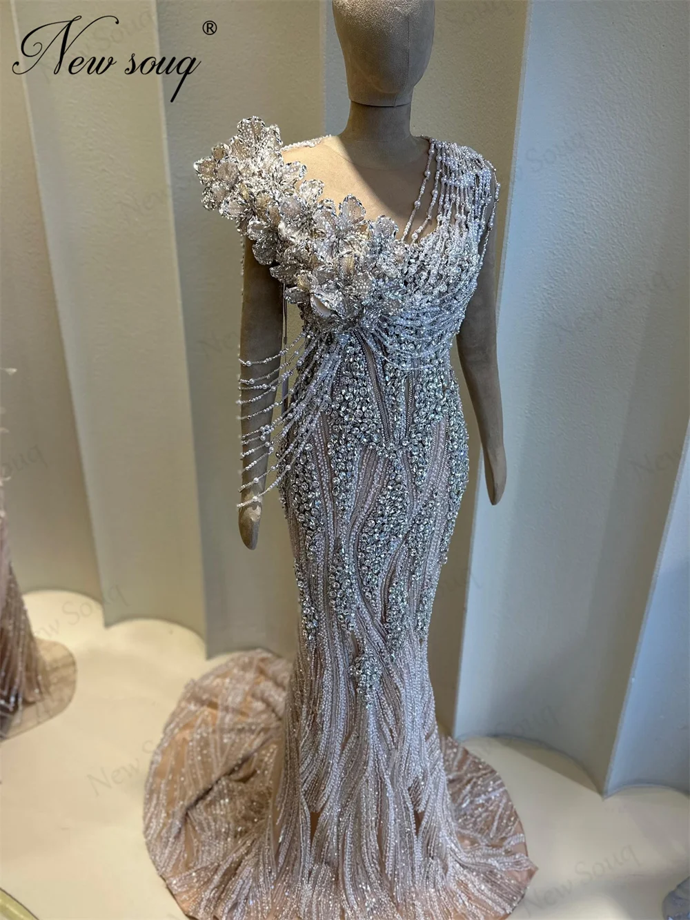 

Charming Beading Crystals Evening Dresses Arabic Dubai Tassel Shoulder Prom Dress Wedding Party Gowns Robes De Soirée Customized