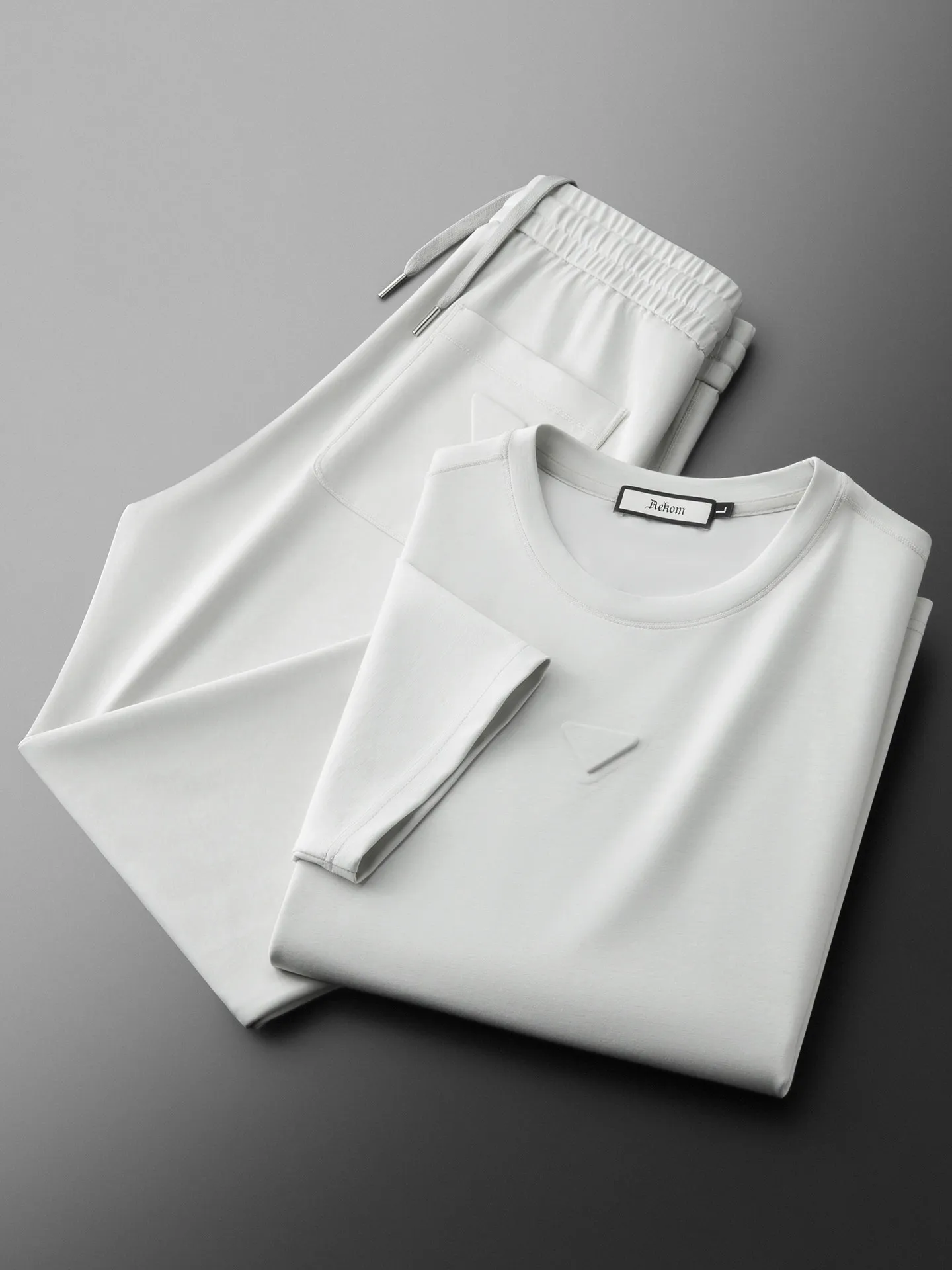 Summer New Soft Modal Cotton Two-Piece Short-Sleeved Set with Air Layer for Men's Casual Round-Neck Sports Outfit