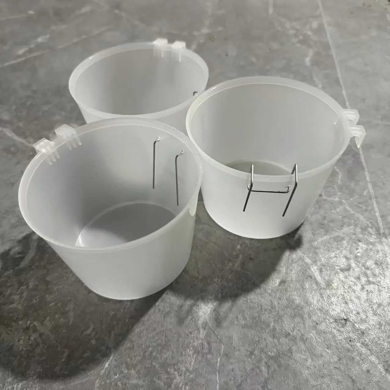 

30Pcs Poultry feeder Bowl Bird Chicken Waterer Cups Pigeon Drinking Machine Hanging Drinking Bowls Water Dispenser Acessory