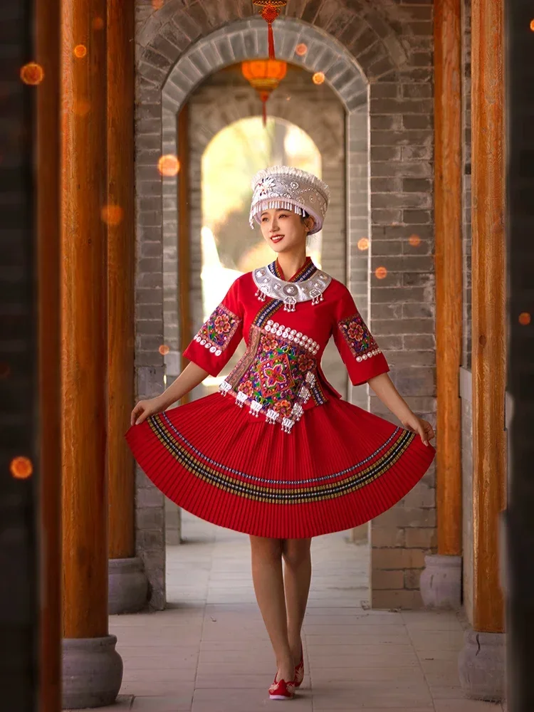 4-piece set of adult embroidery dance performance costumes for Yunnan Dong ethnic group