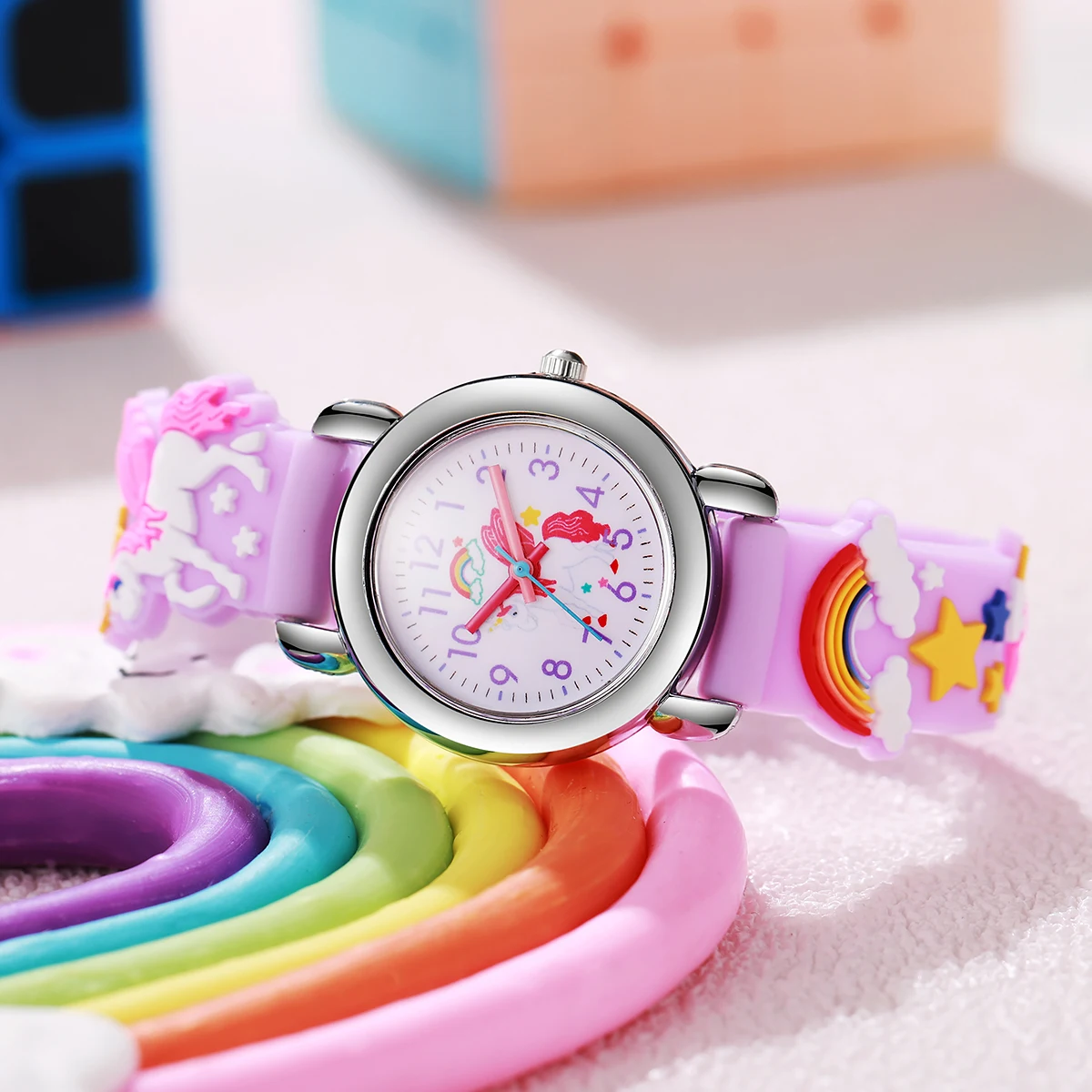 Simpatico orologio al quarzo con cinturino in silicone 3D fantasia unicorno arcobaleno con lancette colorate, adatto per regali di Natale e Halloween