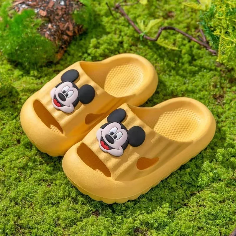 Zapatillas de dibujos animados de Mickey y Minnie Mouse para niños, Zapatillas de casa suaves antideslizantes, zapatos de playa para interiores y