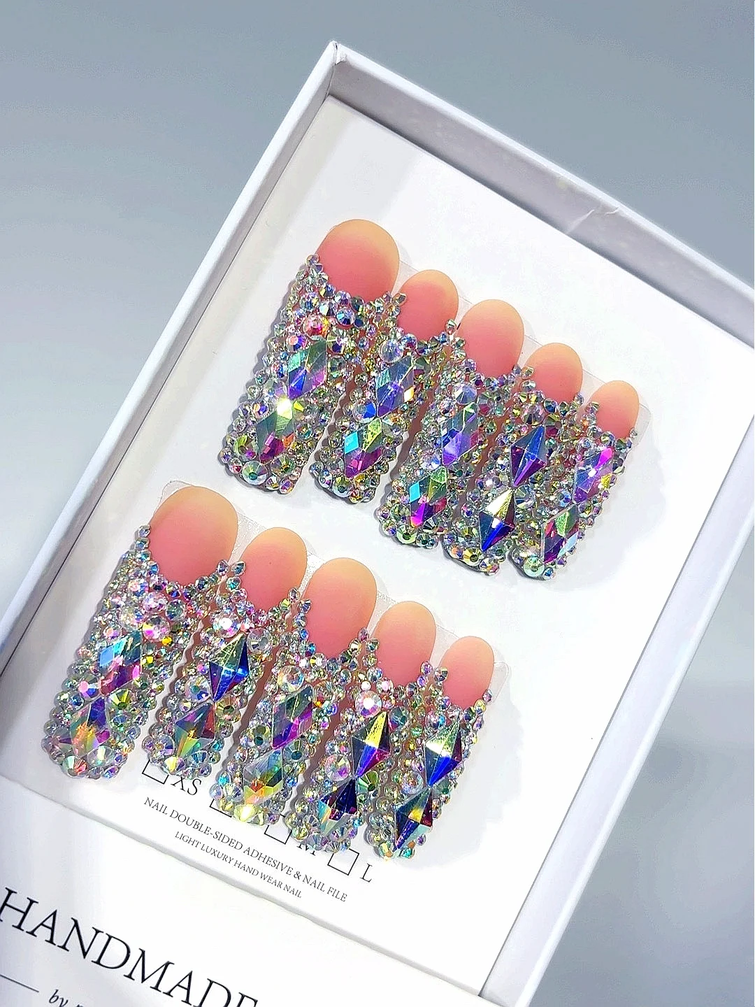 Gebogen nagelvorm Druk op nagels Volledig iriserende strassdetails, naaktbasis nepnagels (015)