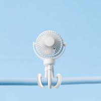 Qualitell 5V 5W Octopus Small Fan Charging Long Endurance Can Be Suspended Can Be Placed Standing Multi-angle Air Supply