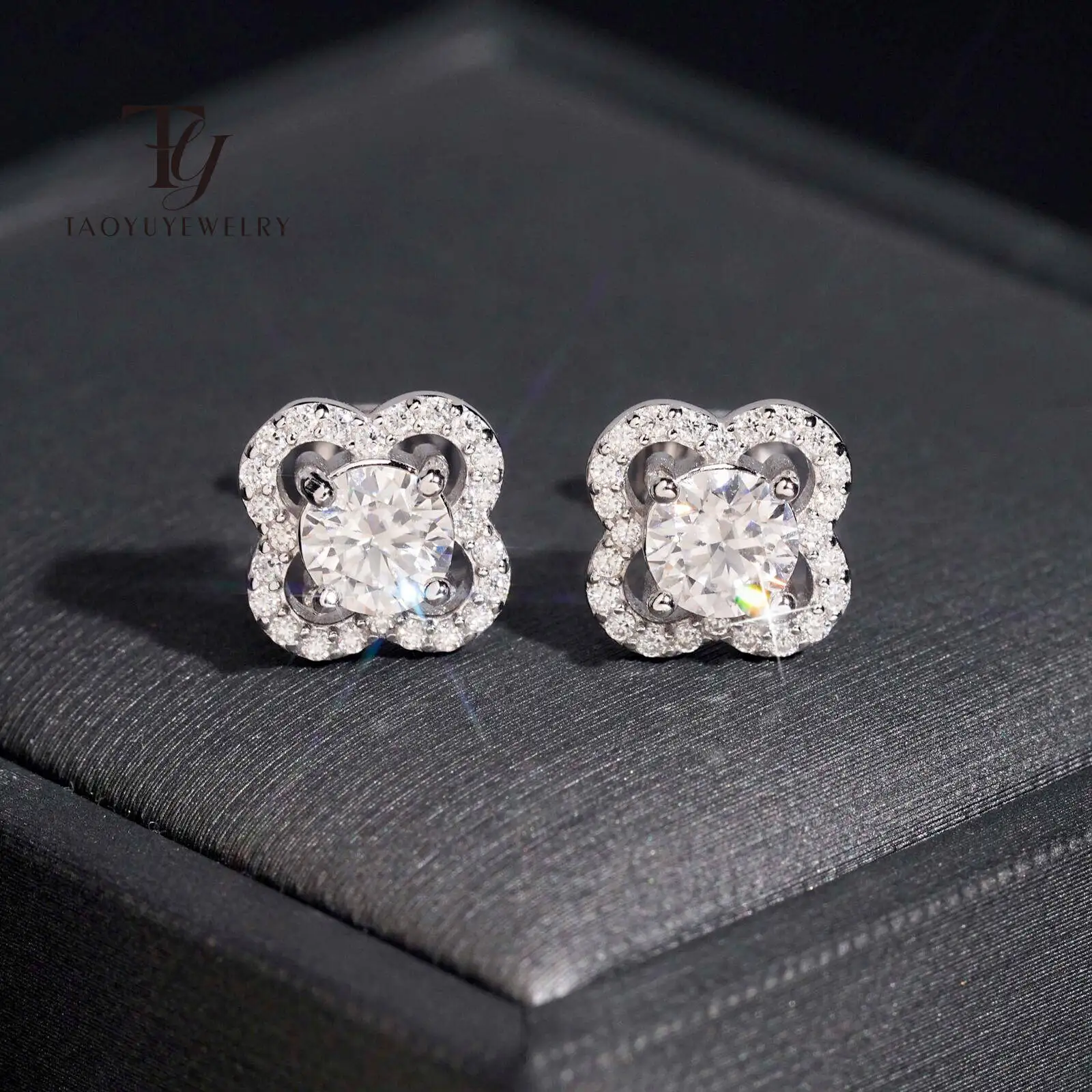 

Серьги Taoyu с муассанитом 0,5/1,0 карата, цветочные, из стерлингового серебра 925 пробы, с бриллиантами цвета D, для женщин, ювелирные изделия на свадьбу и годовщину