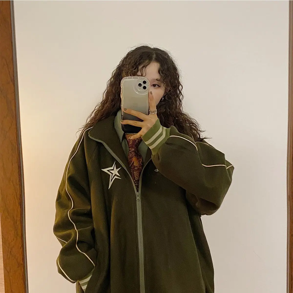 Herbst und winter neue Koreanische star stehkragen jacke y2k vintage lose stickerei plüsch verdickt sportswear kleidung frauen