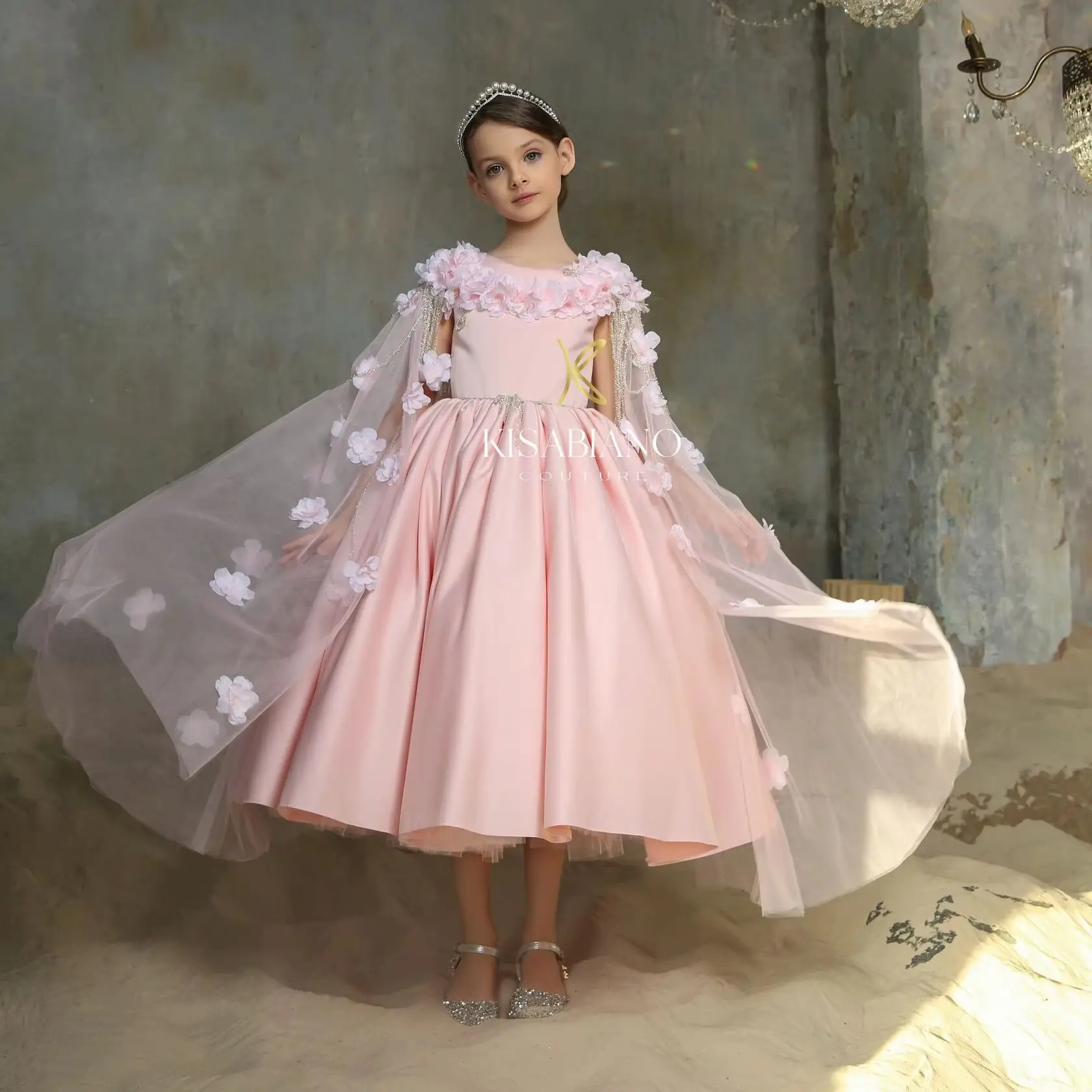 

Luxury Pink Girls Birthday Dress Beaded Arabic with Cap Handmade Flowers Princess Kids Wedding Party Gowns Customized
