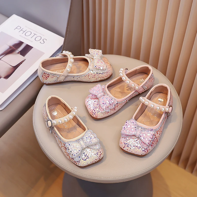 

Детская повседневная обувь из искусственной кожи, модные весенние туфли на плоской подошве с блестками и жемчугом для девочек, нескользящие белые и розовые туфли, размер 23-36