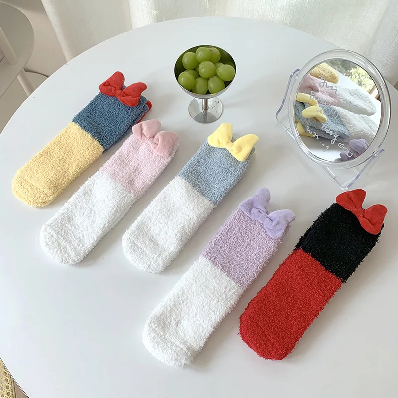 

2 Pairs of Winter Coral Fleece Women's Mid Tube Socks Cartoon Bow Thick Plush Winter Socks Comfortable and Warm Home Floor Socks