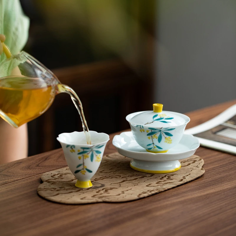 Cover Bowl Underglaze Color Hand-painted Loquat Sancai Cover Bowl Pot Bearing Ceramic Kung Fu Single Tea Making Bowl Gaiwan