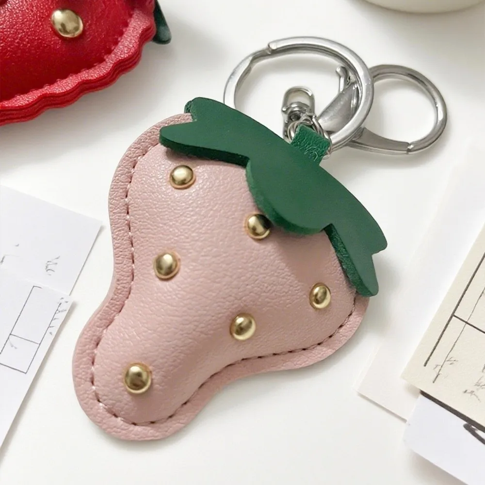 PU Leather Leather Strawberry Keychain Handmade Cute Strawberry Design Creative Fruit Keychain Strawberry Keyring