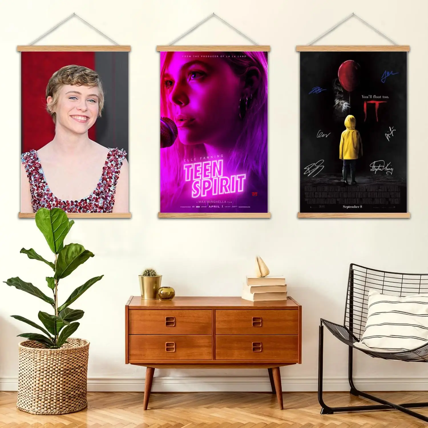 sophia lillis actor Framed Wall Painting Canvas Art Poster, Wall Art,  Modern Family, Bedroom Decor, Posters,Decorative painting