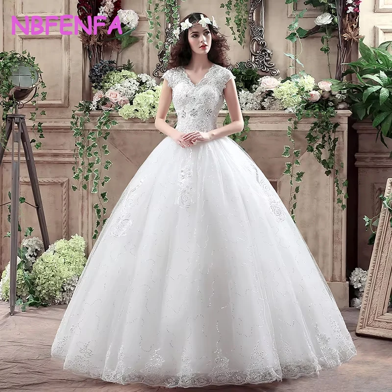 

Vintage Women Wedding Dresses 2025 New White V-neck Appliques Sequined Sleeveless Princess Floor Length Plus Size Wedding Gowns