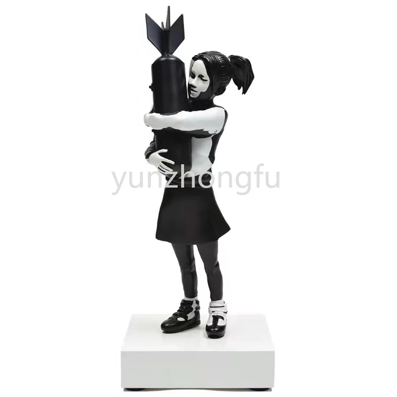 Figura de resina de Banksy bomba Girl, Escultura Moderna de bomba, estatua Hugger, mesa de resina, amor, arte inglés,decoración