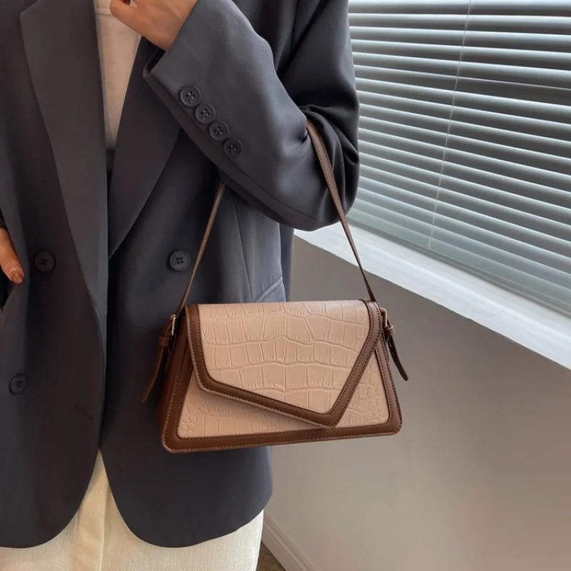 Women's Fashionable Crossbody Bag Made Of Fine Leather Featuring Trendy Design And Anti-Scratch Leather​