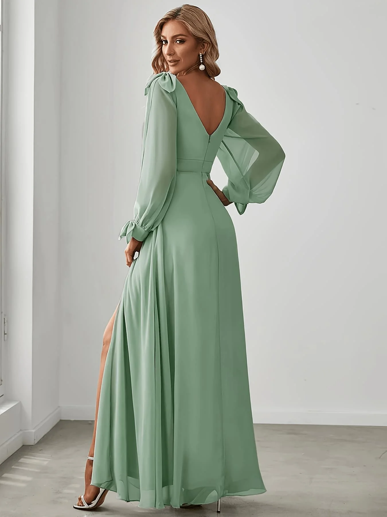 V-Ausschnitt Abendkleid mit Schleife und Schlitz, Langarm, Hochgeschnittenes Brautjungfernkleid mit Hohem Schlitz für Damen – Detail 9