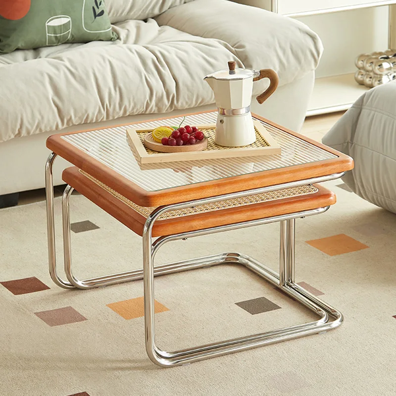 

Креативный журнальный столик для детей и мам из закаленного стекла, каркас из цельного дерева, настольная тарелка из ротанга, скелет из нержавеющей стали для гостиной