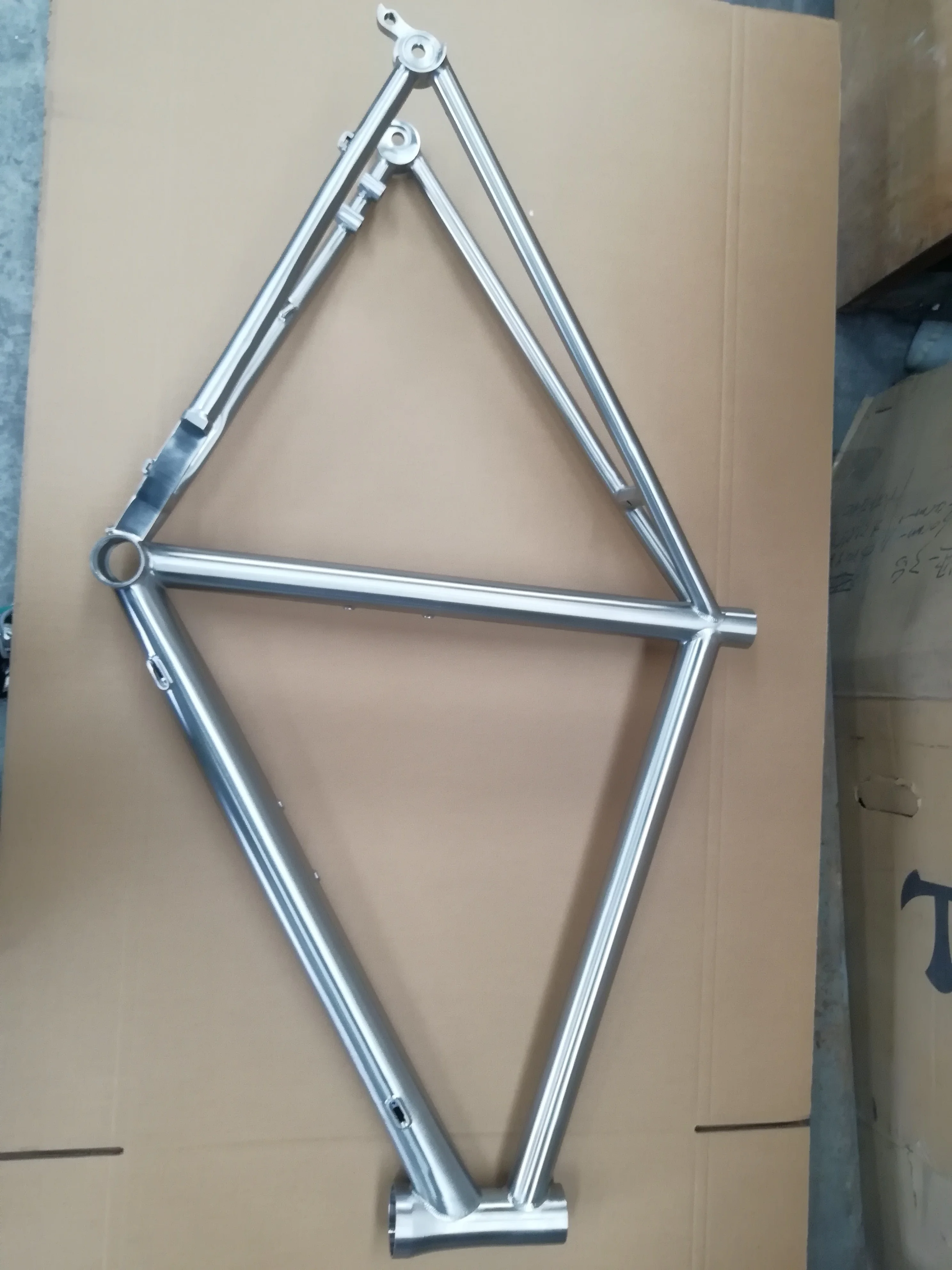 OEM/ODM Desain Tabung Oval 700C*45C Rangka Sepeda Balap Bangunan Paduan Titanium
