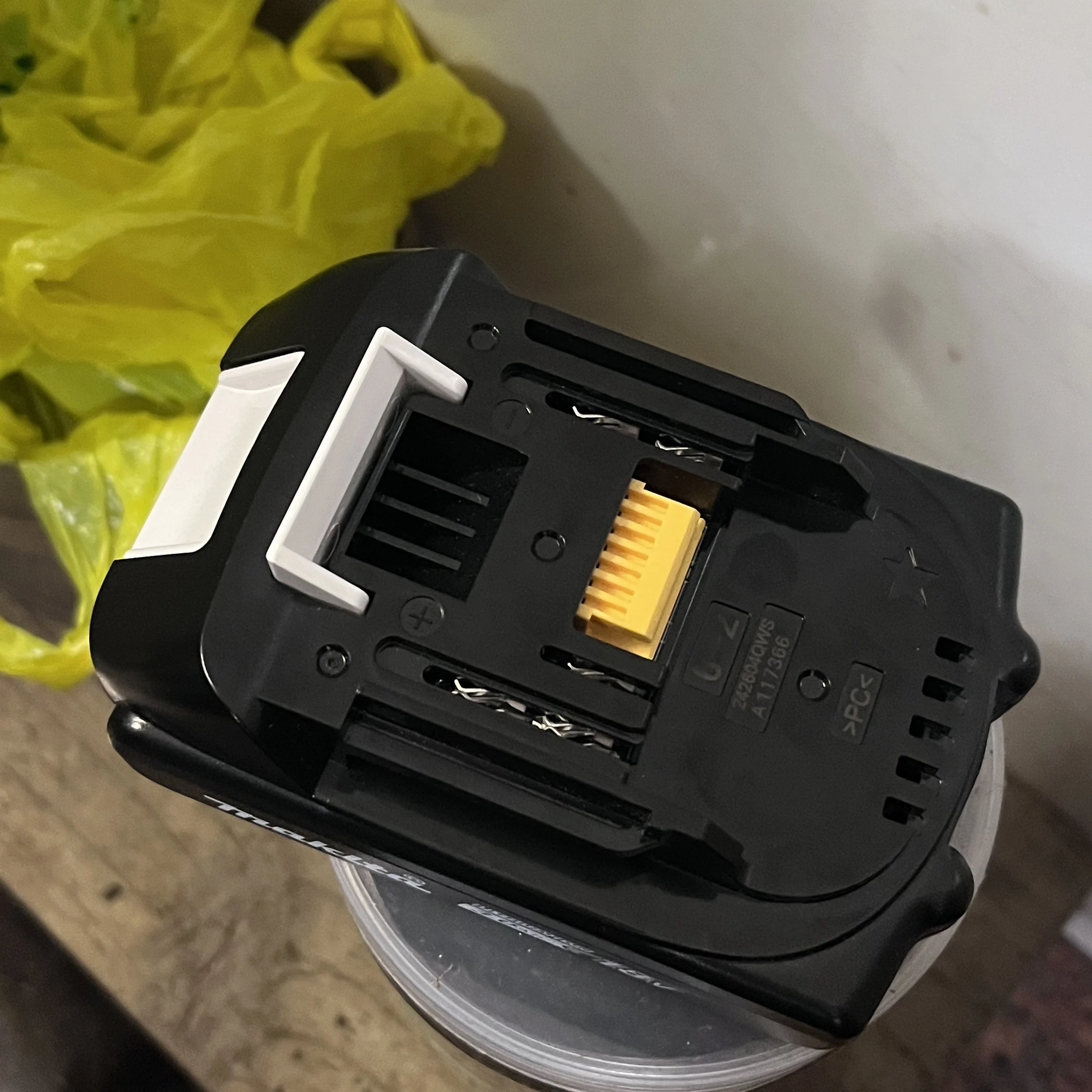 BL1860 BL1850B BL18…