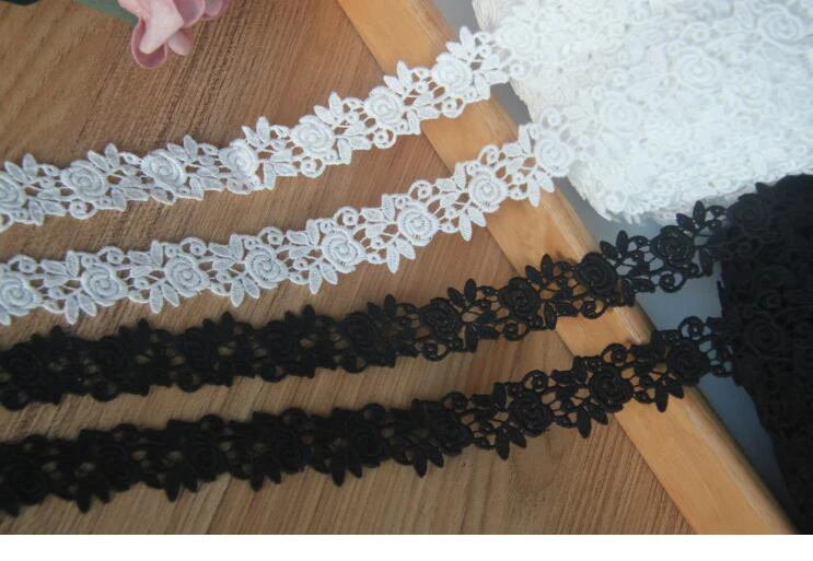 1yard Width: 2.5cm New Style Flower Lace Black and Ivory White Thread Embroidery Laces Sewing Accessories(SS-4023)