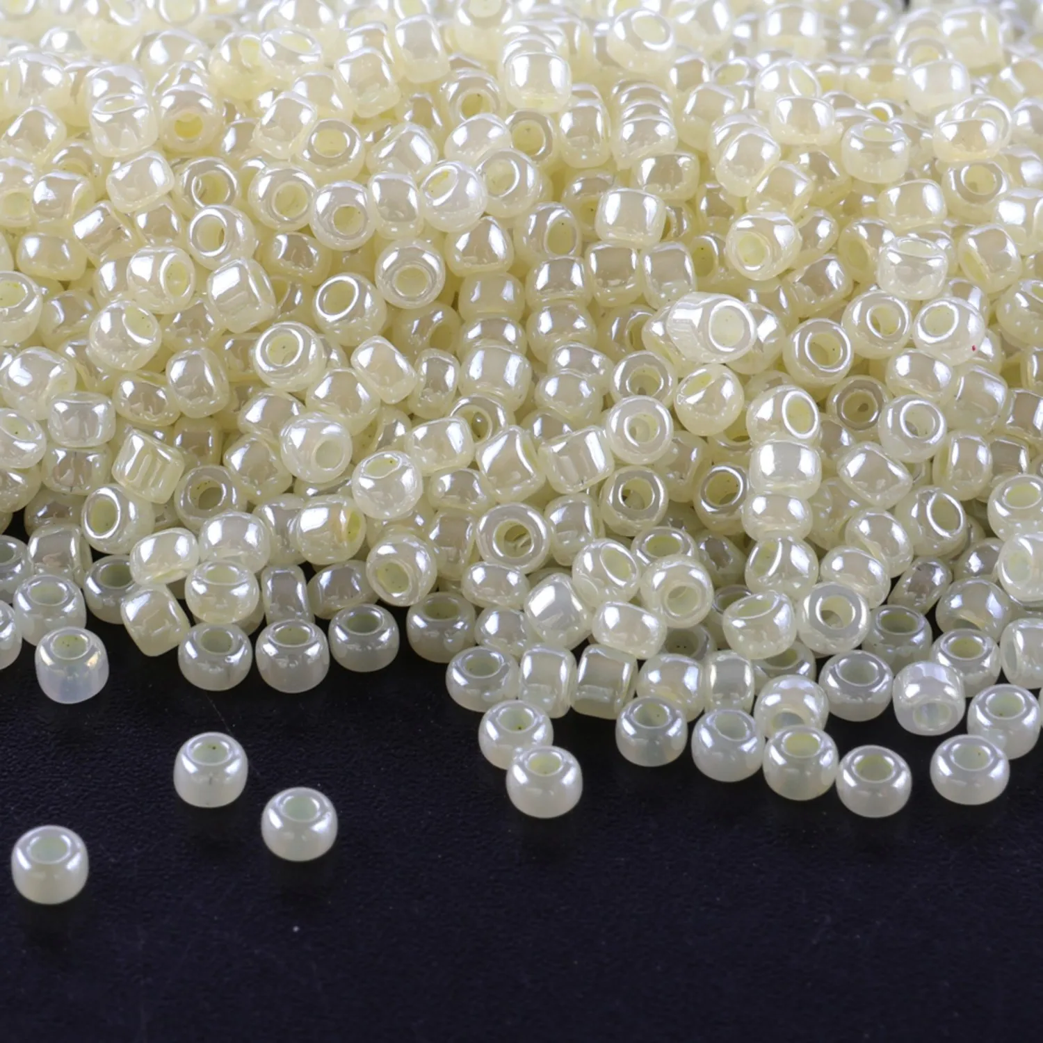 Hochwertige Glasperlen der Cream Series CJ für Schmuckherstellung, 10g/Tube, geeignet für alle Arten von DIY-Näharbeiten und anderen Bastelprojekten. – Detail 3