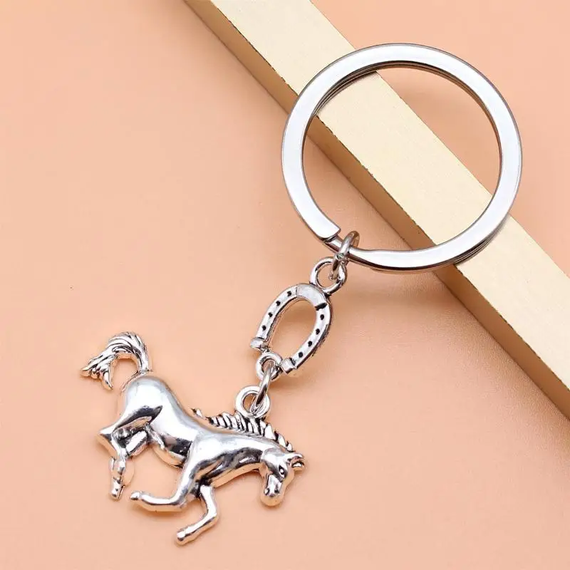 Kreativer Pferde-Metall-Schlüsselanhänger Vintage Pferde-Anhänger Schlüsselring Taschen-Schlüsselanhänger Dekoration Neujahrs-Maskottchen Souvenir Geschenk – Detail 5