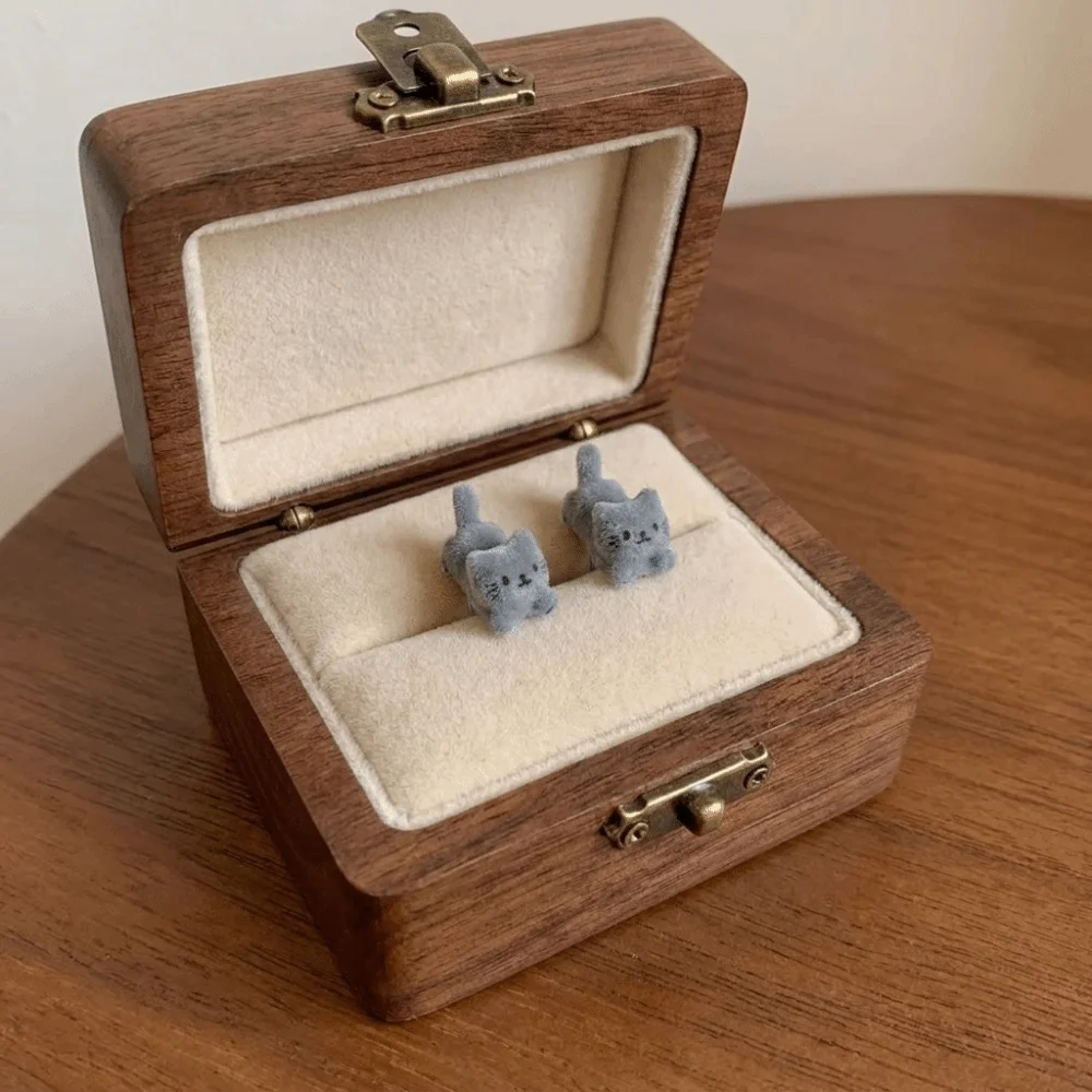 Hypoallergenic Fur-covered Earrings Three-dimensional Exquisite Y2K Animal Ear Studs Flocking Resin Versatile Cute Cat Earrings