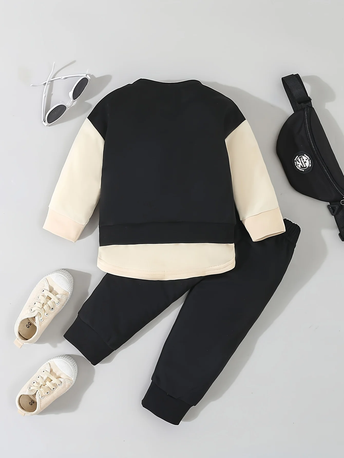 2 Sets Of American Retro Boy Autumn And Winter Color Patchwork Fake Two Crewshirts + Casual Relaxed Sweatpants Suit