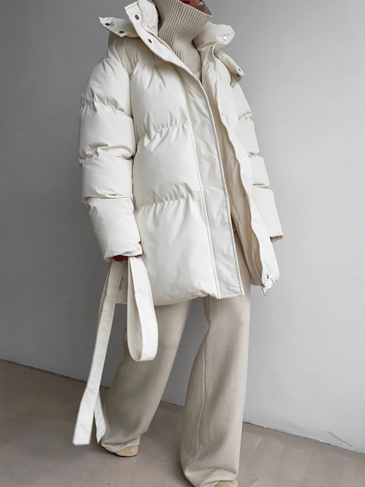 カジュアルな天安綿ジャケット レディース ミドル丈 ブレッドコート フード付き 細見え ブラウン アウター カジュアル スリム ウエストシェイプ