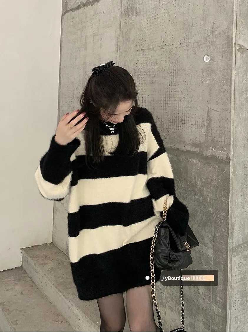 

Женский вязаный свитер в японском стиле в стиле ретро, новый зимний дизайн, свободный ленивый свитер из норки, бархатный полосатый топ, повседневный свободный крой