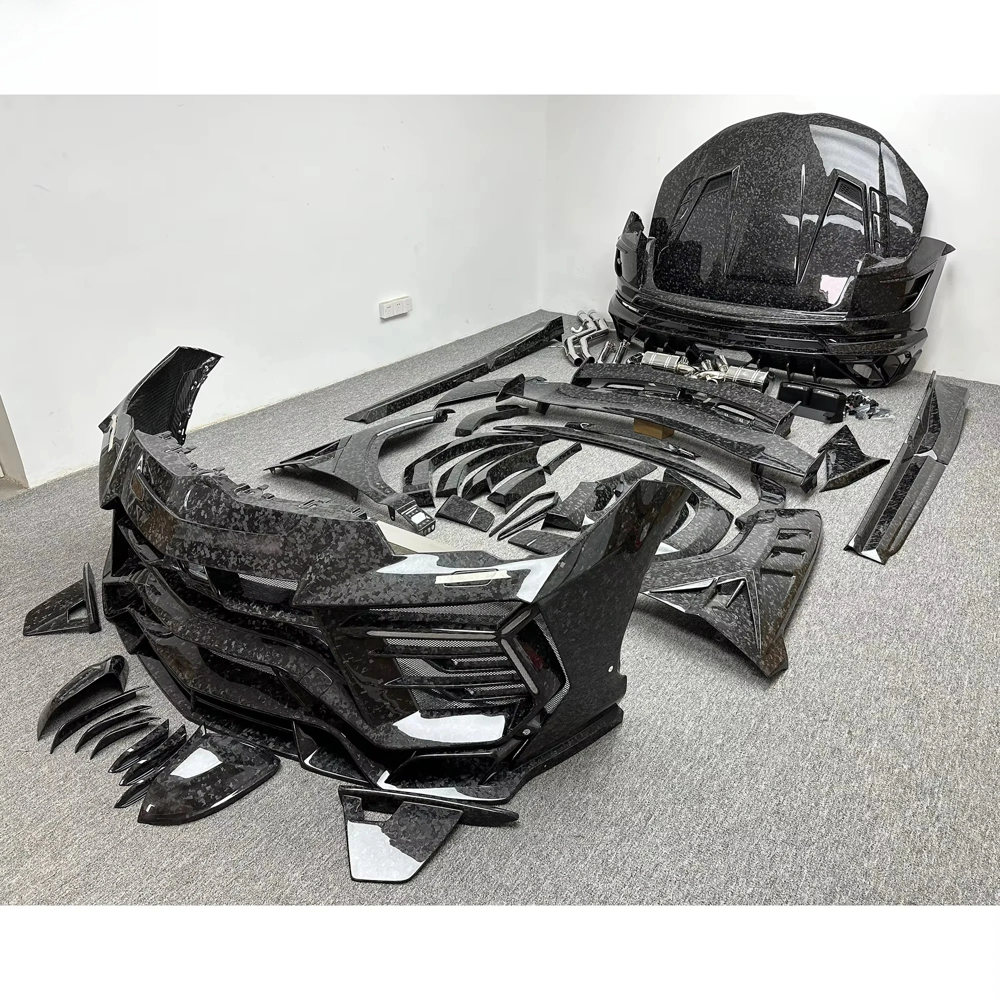 MSY Style Dry Forged Carbon Gen III Body Kits for Lambo URUS Hood Bumper Spoiler Fender Side Skirt Exhaust Mirror Cover