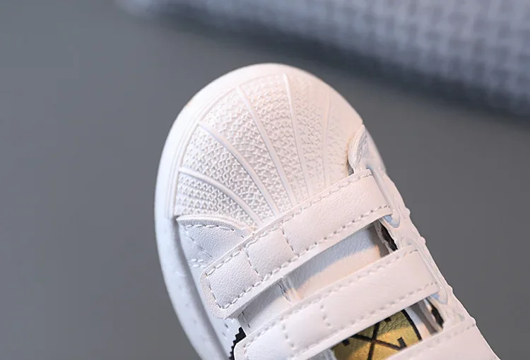 Kindersneaker, modisches Design, weiße, rutschfeste Freizeitschuhe für Jungen und Mädchen, atmungsaktive Sneaker, Schuhe für Kleinkinder und Schüler, Outdoor-Schuhe. – Detail 9